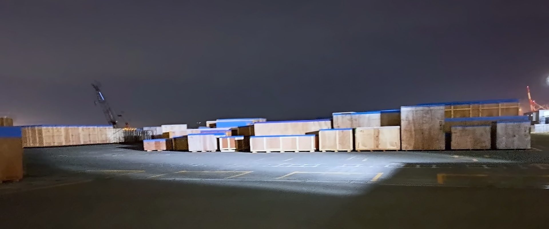 遠くまで届く高品質な光で水銀灯更新と省エネを両立